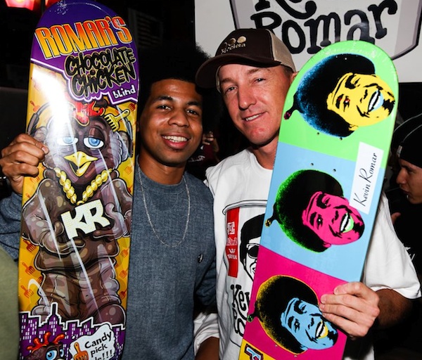 Ronnie Creager Freut sich mit Kevin Romar über dessen Pro Decks 